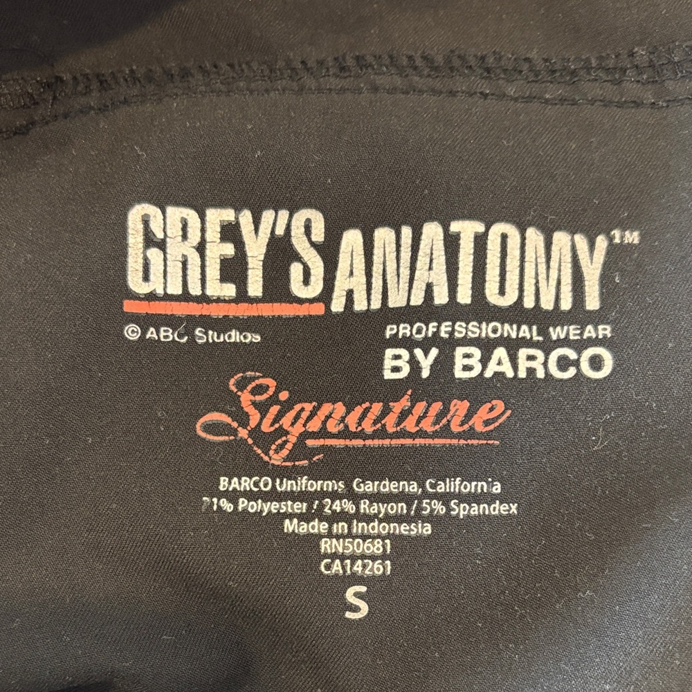 Grey's Anatomy Deep Pink and Black Scrub Set - Picture 3 of 10